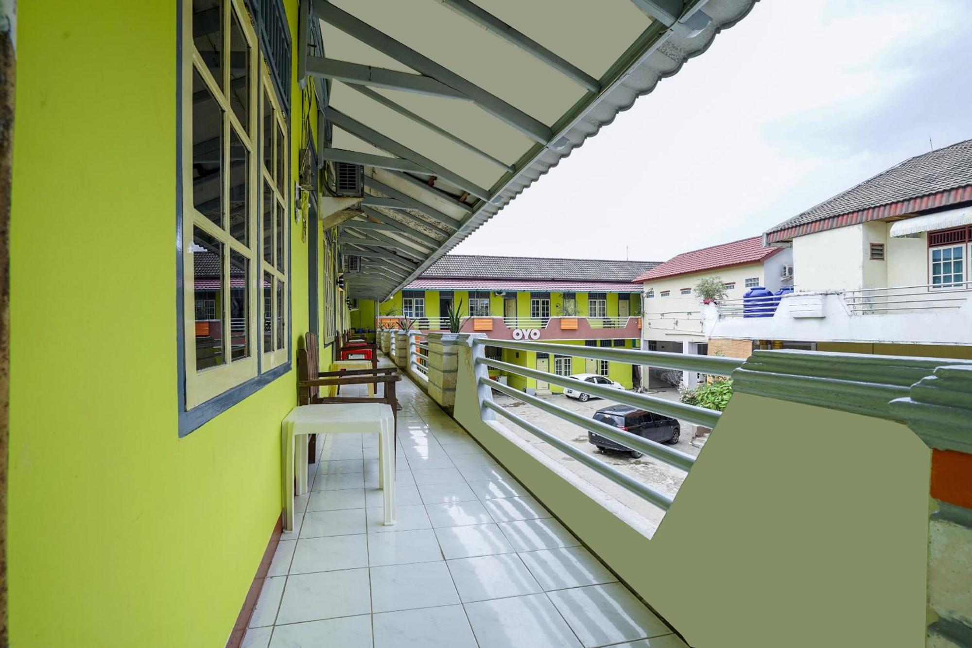 OYO 2177 Trikora Indah Residence Palimbão Exterior foto